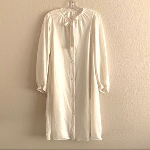 ❄️4 for $20❄️ Vintage Lace Trim Robe
